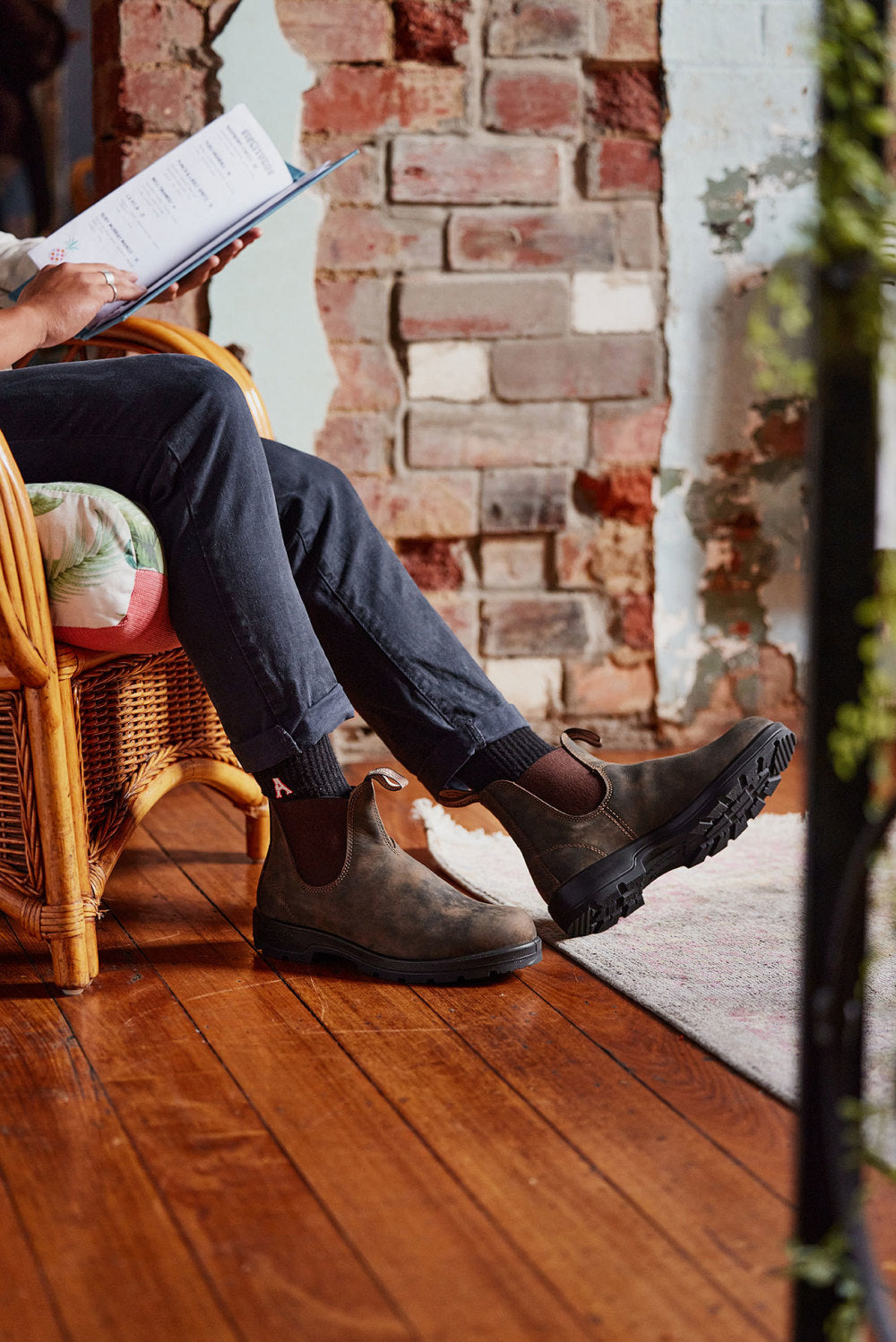 Men's Classics #585 - Image 14